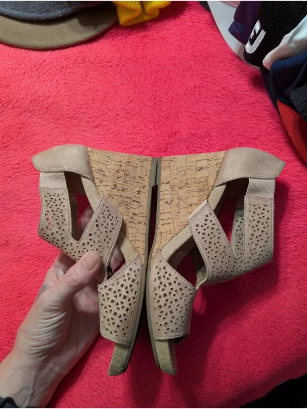 LifeStride Heidi Wedge Sandals Womens 9M Beige Laser Cut Cork Heel Soft System